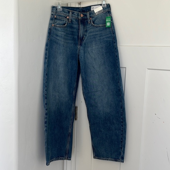 Gap Barrel Jeans. - Picture 1 of 3